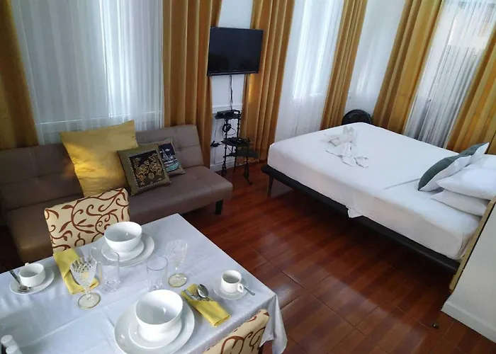 Herberg Makati Riverside