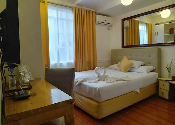 Herberg Makati Riverside Manilla