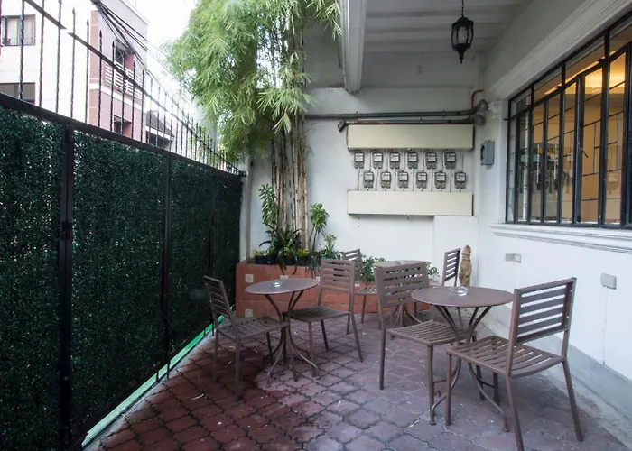 Herberg Makati Riverside *