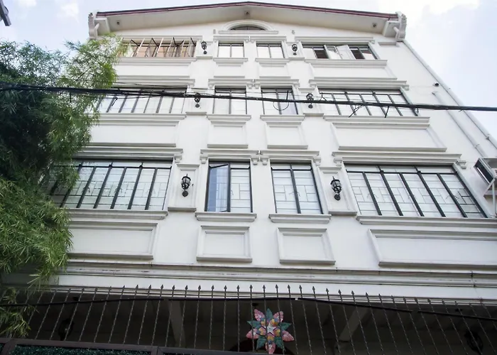Herberg Makati Riverside Manilla