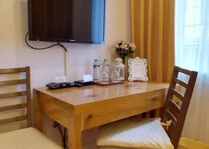 Herberg Makati Riverside Manilla