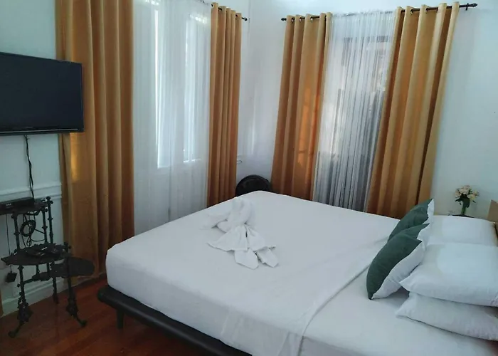 Herberg Makati Riverside Manilla